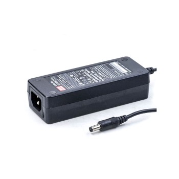 GST40A15-P1J MEANWELL 40W 15VDC 2.67A 115/230VAC AC-DC Reliable Green Industrial Adaptor